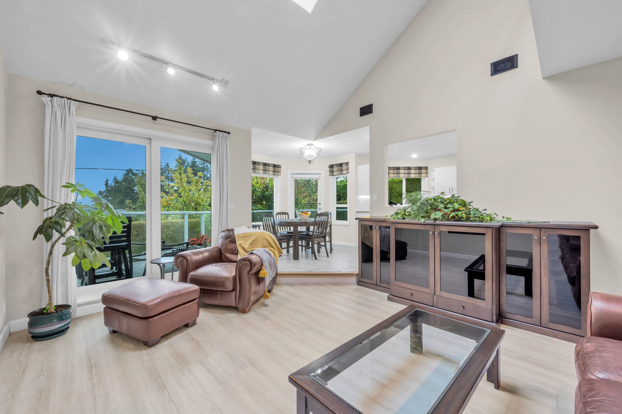 The family room toward the sliding doors to the deck and the breakfast nook
